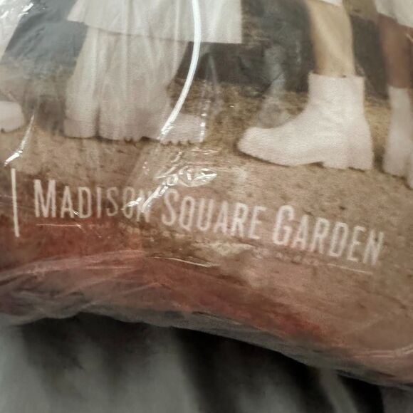 Tomorrow x Together World Tour Act Promise Madison Square Garden New York Pillow - Picture 4 of 11